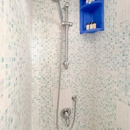 Vatican Art Apartment *