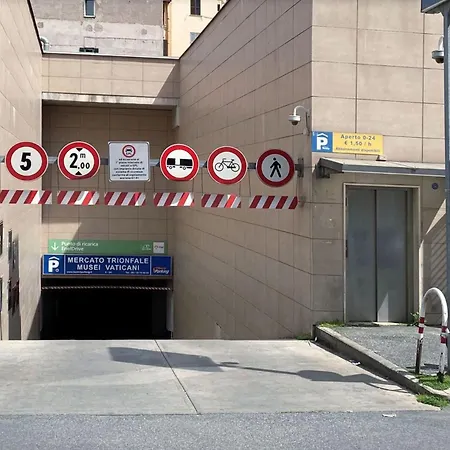 Vatican Art 아파트